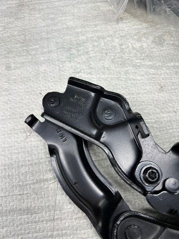 BMW 19-25 G20 G80 M3 330 430 HOOD HINGES 7450590 4100 8494432 OEM