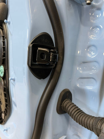 (PICKUP ONLY) 23-25 BMW G87 M2 230i M240I FRONT LEFT DRIVER SIDE DOOR OEM BLUE