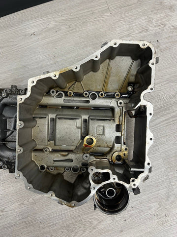 13-17 BMW F06 F10 F12 F13 M5 M6 S63 ENGINE UPPER OIL PAN FILTER HOUSING OEM