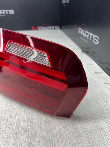16-18 BMW F30 320 330 F80 M3 Sedan Right Rear Tail Light 8736912206 *Scratches*