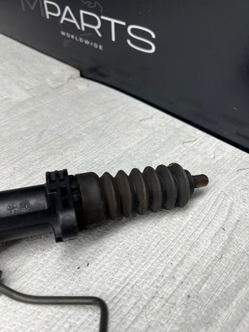 2008-2013 BMW E90 E91 E92 E93 M3 328i 335i SLAVE CLUTCH CYLINDER 6785964