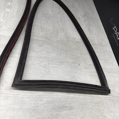 01-06 BMW E46 M3 Rear Vent Quarter Glass Window Seal Gasket Weatherstrip Set OEM