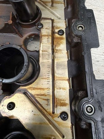 08-13 BMW E90 E92 E93 M3 S65 V8 Valve Covers Pair Paint Splatter 7838268 7838267