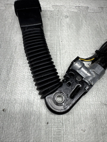 06-13 BMW E82 E88 E90 E92 M3 Front Left Driver Seat Belt Buckle Tensioner