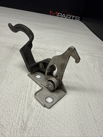 BMW 01-06 E46 HOOD LATCH SAFETY CATCH HOOK 51238238459 8238459 ORIGINAL