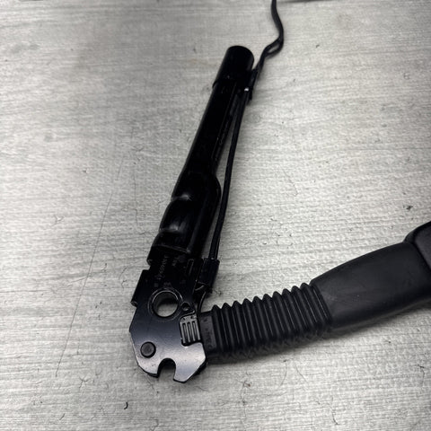 OEM BMW E82 E84 E88 E89 E90 E92 Front Right Passenger Seat Belt Buckle Tensioner