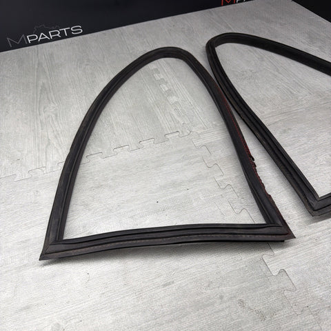01-06 BMW E46 M3 Rear Vent Quarter Glass Window Seal Gasket Weatherstrip Set OEM