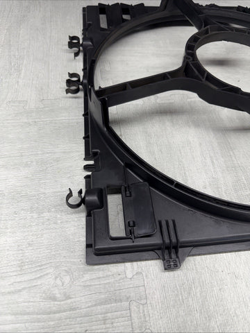 08-13 BMW E90 E92 E93 M3 S65 Engine Radiator Cooling Electric Fan Housing