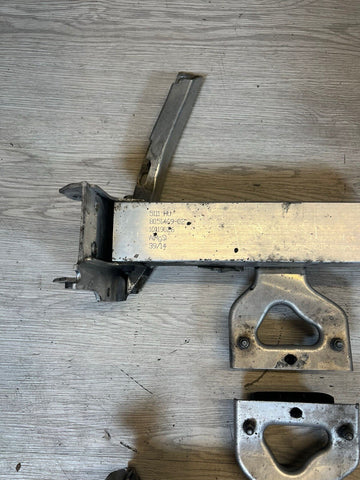 12-15 BMW 640i 650i M6 (F06 F12 F13) FRONT BUMPER REINFORCEMENT BRACKETS