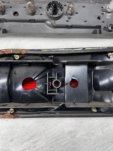 88-93 BMW E30 3-Series Right Rear Tail Light Lamp Late Model Factory OEM