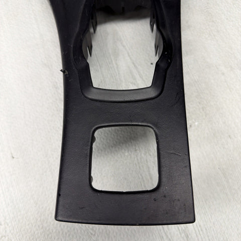 09-13 BMW E93 M3 DCT CIC LEATHER CENTER CONSOLE TRIM CONVERTIBLE *CREASES*