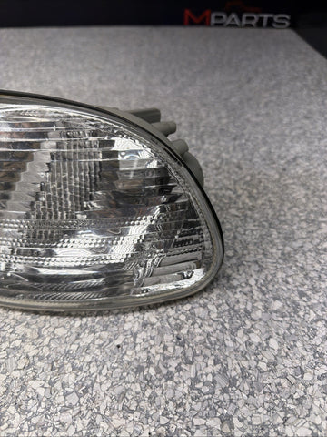DEPO M3 Clip-On Clear Corner Signal Lights 2001 BMW E46 M3