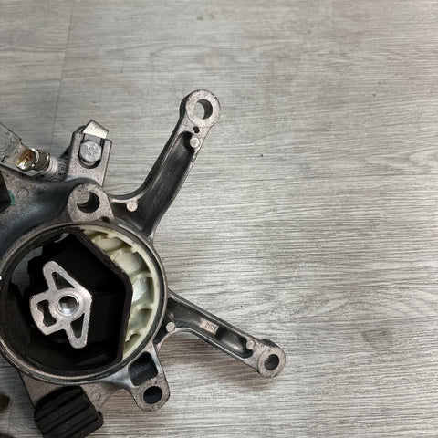 21-23 BMW G80 G82 G83 M3 M4 Gearbox Transmission Mount Mounting Support Bracket