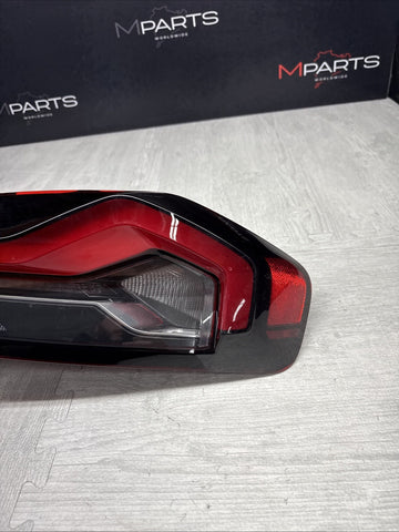 23-25 OEM BMW G22 G87 M2 M240 Rear Right Passenger Tail Light * Separating Lens*