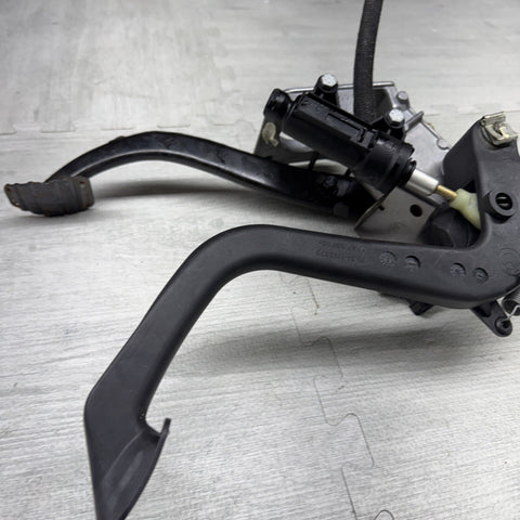 01-06 BMW E46 M3 6Spd MANUAL FOOT BRAKE CLUTCH PEDALS ASSEMBLY SWAP
