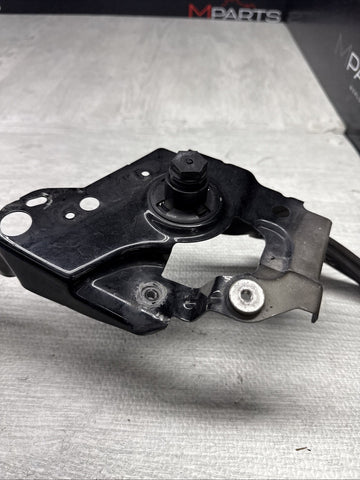 BMW 21-25 G80 G82 G83 M3 M4 Front Left Fender Mounting Bracket 8074973 OEM