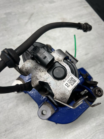 BMW 20-25 F90 F92 F93 M5 M8 OEM RIGHT PASSENGER REAR BRAKE CALIPER BLUE