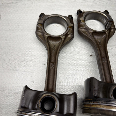 2003 Honda S2000 AP1 F20C 2.0L Pistons / Connecting Rods