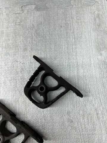 Exhaust Hangers Bracket Holders Mounts Pair BMW E38 E36 Z3 Z3M 18211704198