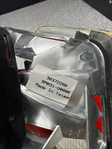 TAIWAN 00-03 BMW 325CI E46 M3 330CI REAR RIGHT PASSENGER INNER TRUNK TAIL LIGHT