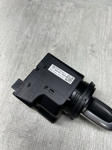 OEM 2013-2021 PORSCHE MACAN IGNITION SWITCH W/KEY FOB 7PP905865F
