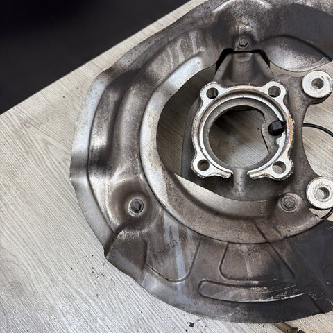 15-20 OEM BMW F80 F82 F83 M3 M4 Front Left Hub Spindle Knuckle Wheel *Notes*