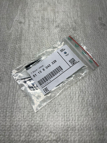 NEW BMW E90 E92 E93 M3 TRUNK EMBLEM BADGE LOGO 8042228 51138042228 ORIGINAL