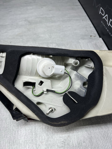 2006-2007 BMW E63 E64 M6 REAR RIGHT PASSENGER TAIL LIGHT LAMP 7170976