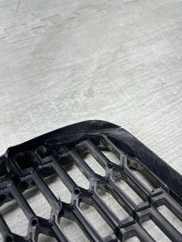 15-20 BMW F80 F82 F83 M3 M4 Front Bumper Right Passenger Grille Insert Trim OEM