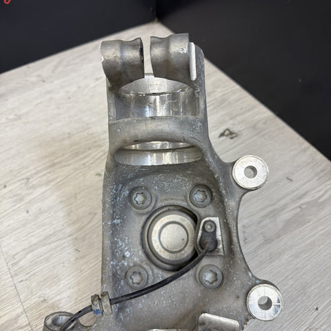 15-20 OEM BMW F80 F82 F83 M3 M4 Front Right Hub Spindle Knuckle Wheel Bearing