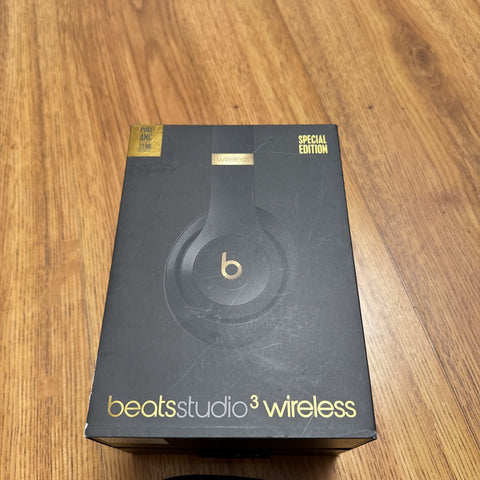 Beats Studio3 Over-Ear Headphones - Shadow Gray *Peeling*