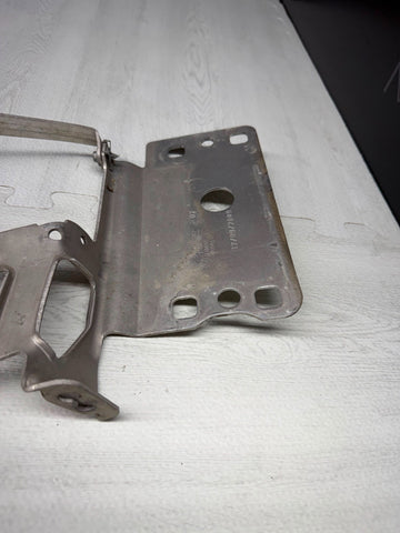 08-13 BMW E90 E92 E93 M3 Front Bumper Right Passenger Side Bracket Mount OEM