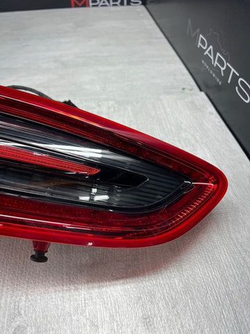 2015-2018 PORSCHE MACAN - Right Outer TAIL Light / LAMP 95B945096N