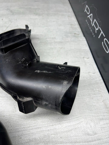 BMW 06-10 E60 E63 E64 M5 M6 S85 7790057 AIR INTAKE DUCTS PIPES