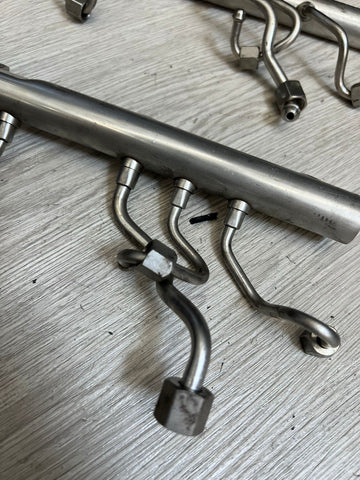 12-17 M5 M6 F06 F13 F12 F10 High Pressure Fuel Feed Line Rail 7642156 / 7642155