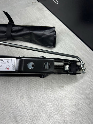 2015-2024 PORSCHE MACAN - Tool Kit Tools + Bag + Jack95B012011