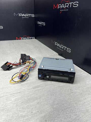 Alpine UTE-73BT, Single-DIN Digital Media Stereo w/ Bluetooth, USB & Auxiliary