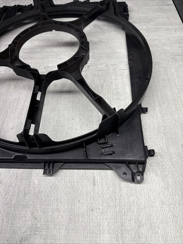 08-13 BMW E90 E92 E93 M3 S65 Engine Radiator Cooling Electric Fan Housing