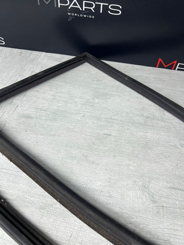 01-06 BMW E46 M3 Rear Quarterpanel Quarter Panel Window Seals Black 51368252621