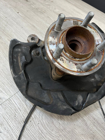 2024-2025 FORD MUSTANG FRONT LEFT DRIVER SIDE SPINDLE KNUCKLE HUB OEM