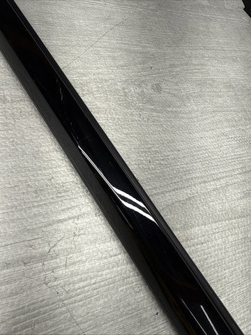 WINDOW BAY TRIM FRONT DOOR RIGHT SIDE SHAFT COVER OEM BMW G82 M4 7482750