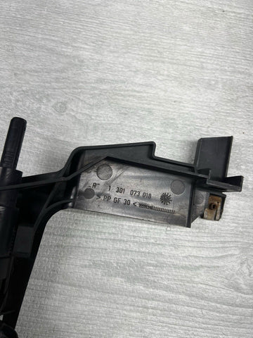 01-06 BMW E46 3-Series M3 Headlight Bracket Washer Nozzle Jet Right 1301073018