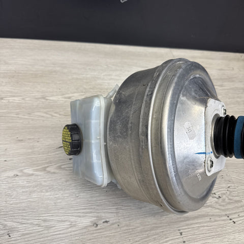 2017-2018 PORSCHE MACAN 95B 2.0L POWER BRAKE BOOSTER MASTER CYLINDER 95B612103D