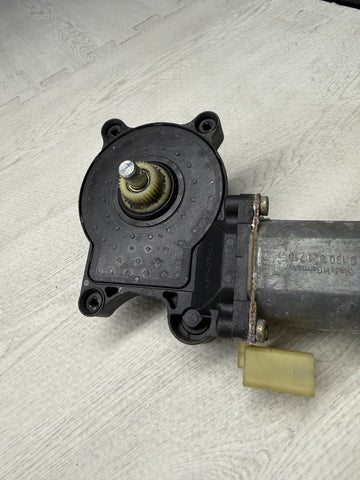 BMW E46 RIGHT PASSENGER Front Power Window Motor 8362066 325i 328i 330i M3 325xi