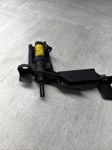 01-06 BMW E46 3-Series M3 Headlight Bracket Left + Nozzle Jet 1301073017