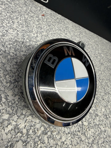 2006-2010 BMW E63 E64 650i 645Ci M6 Trunk Hatch Handle Flip Emblem