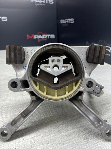 BMW OEM Transmission Bracket Bushing 8058631 22318058631 G87 M2 G80 M3 G82 M4