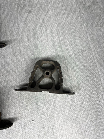 Exhaust Hangers Bracket Holders Mounts Pair BMW E38 E36 Z3 Z3M 18211704198