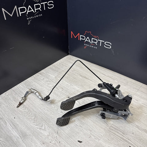 08-13 OEM BMW E90 E92 E93 M3 MANUAL TRANSMISSION Pedal Assembly Clutch Brake