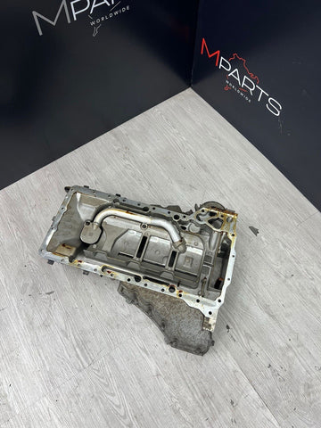 13-17 BMW F06 F10 F12 F13 M5 M6 S63 ENGINE UPPER OIL PAN FILTER HOUSING OEM